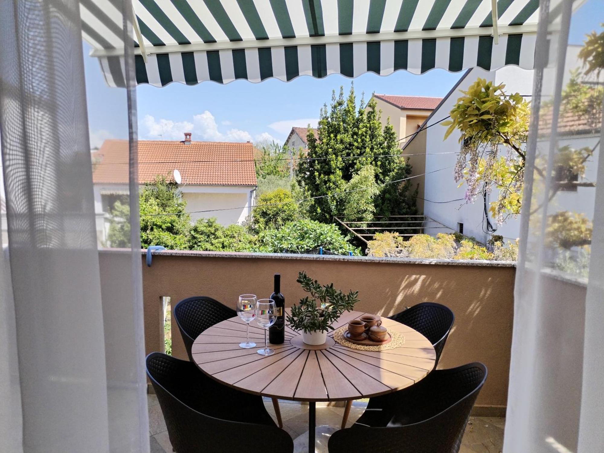 Family Apartment B&B Biograd Na Moru Eksteriør billede